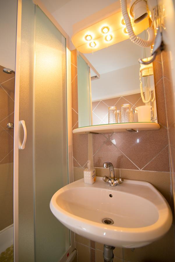 Bed&Breakfast Saturn Veli Lošinj Dış mekan fotoğraf